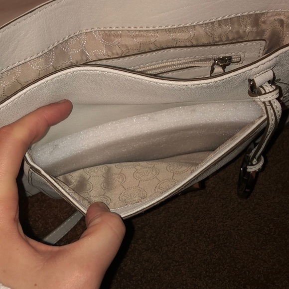 Michael Kors Crossbody purse - Picture 7 of 7